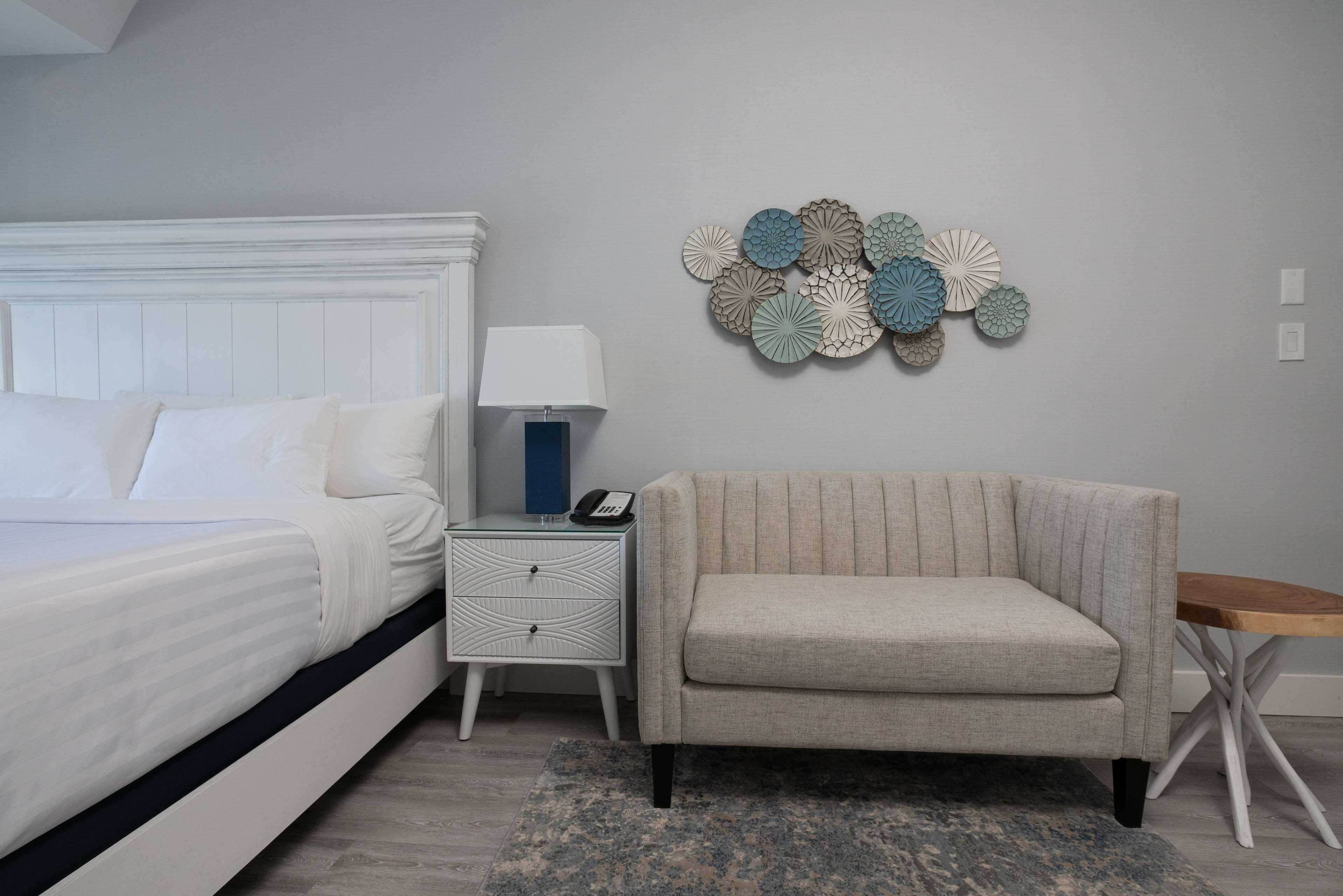 Prestige Harbourfront Resort, Worldhotels Luxury Salmon Arm Exterior photo